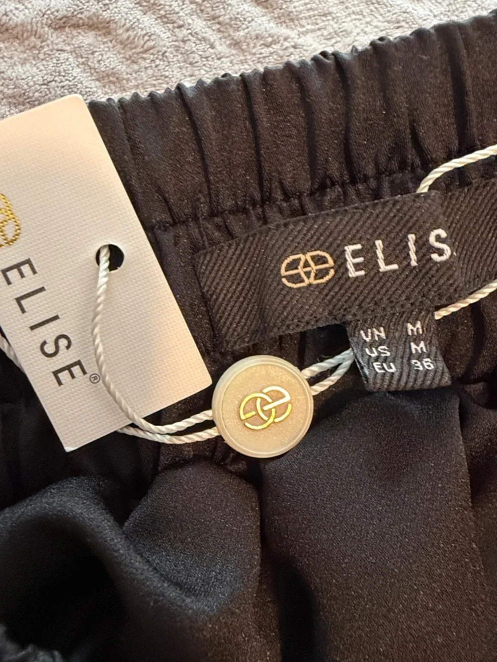 elise chic black